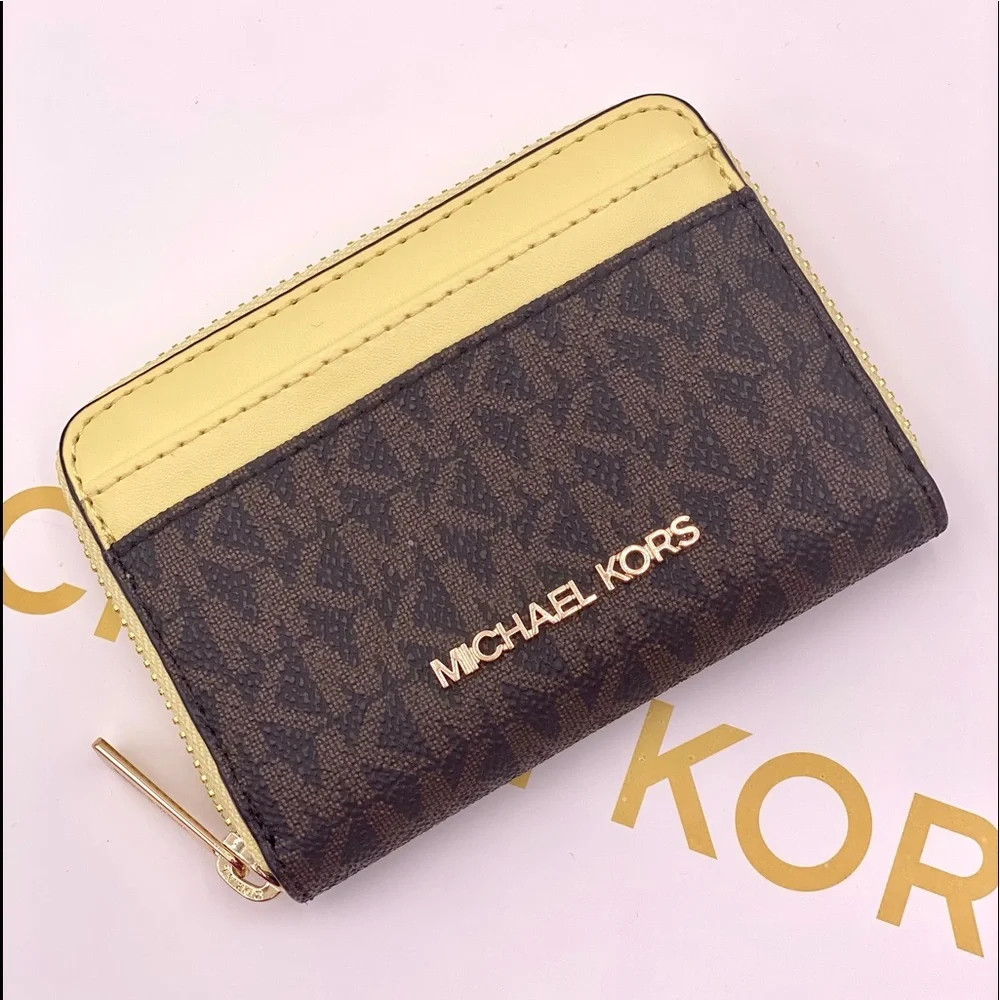 Michael Kors Small Wallet Card Case - Picture 5 of 8